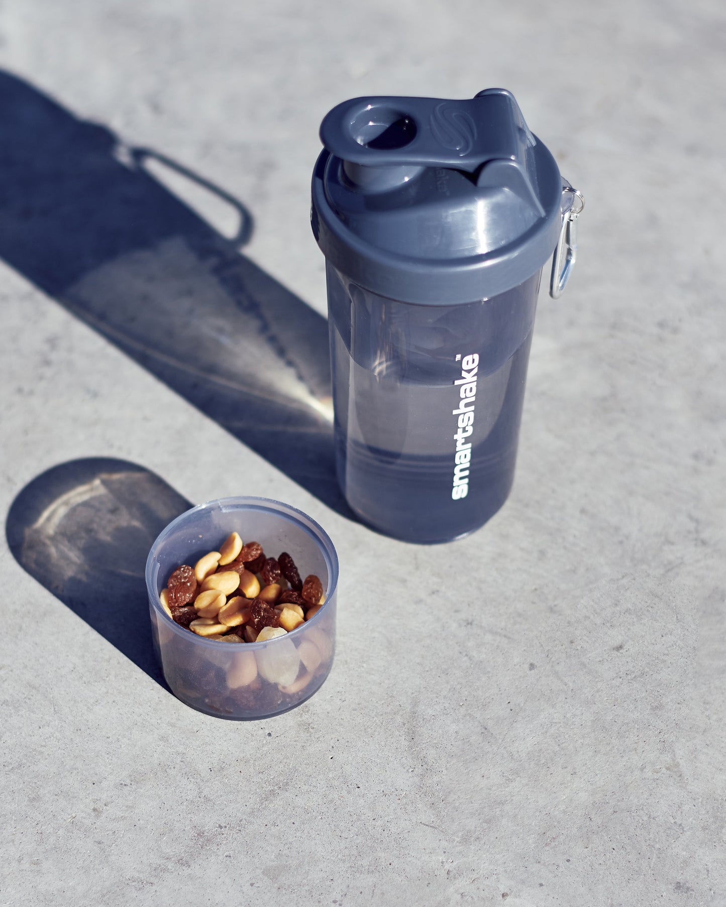 slim-stormy-gray-k4 Smartshake_Slim_gray_lifestyle.jpg
