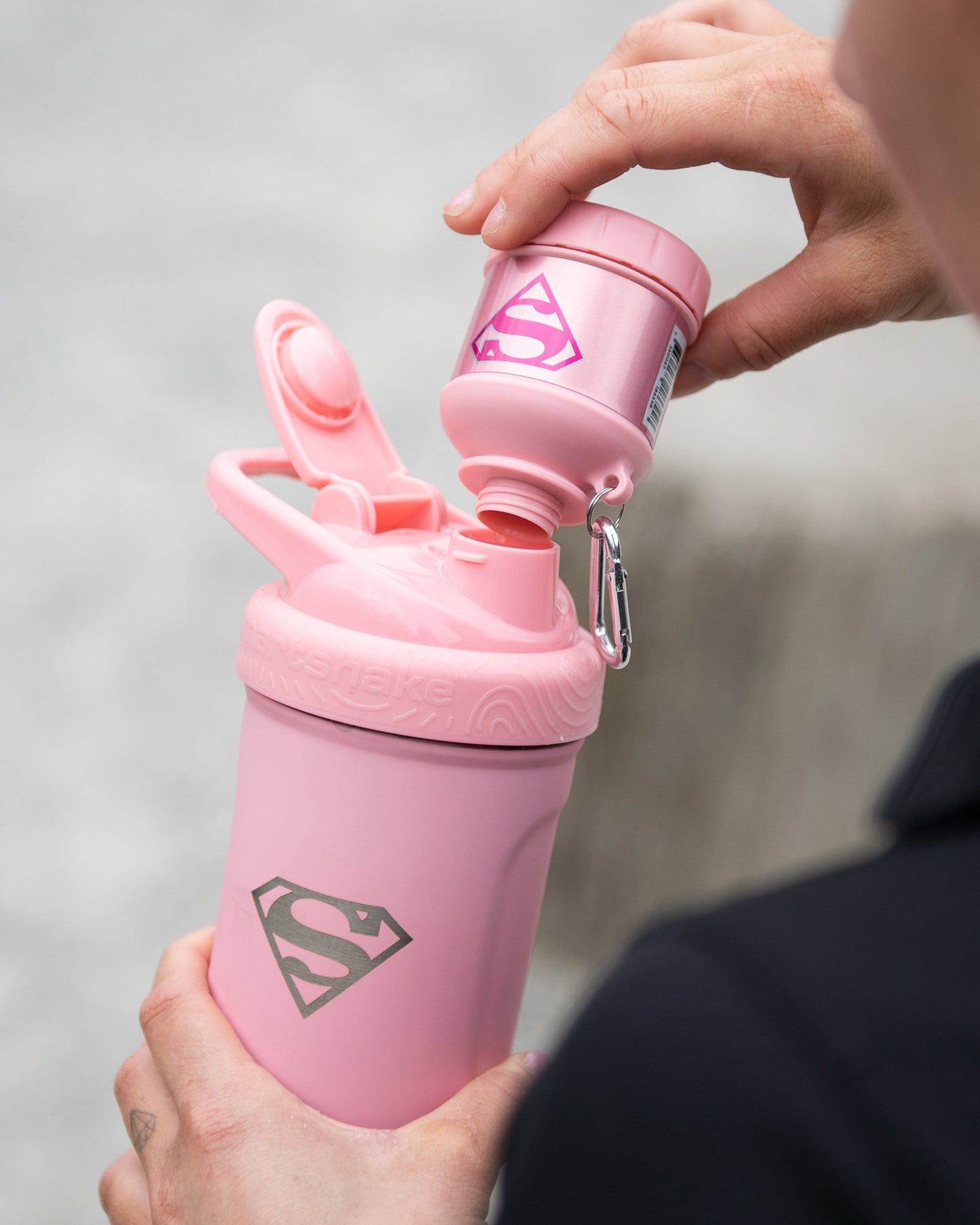 whey2go-funnel-supergirl-d0 Smartshake_Whey2Go_Supergirl_Lifestyle.jpg