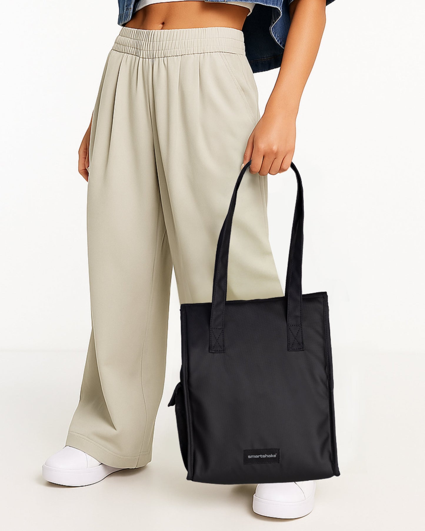 lunch-tote-bag-h6 Smartshake_Lunch_Tote_Bag_lifestyle.jpg