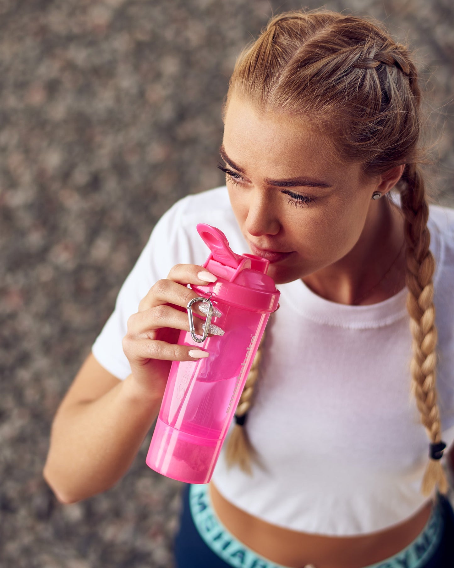 slim-pink-j1 Smartshake_Slim_pink_lifestyle.jpg